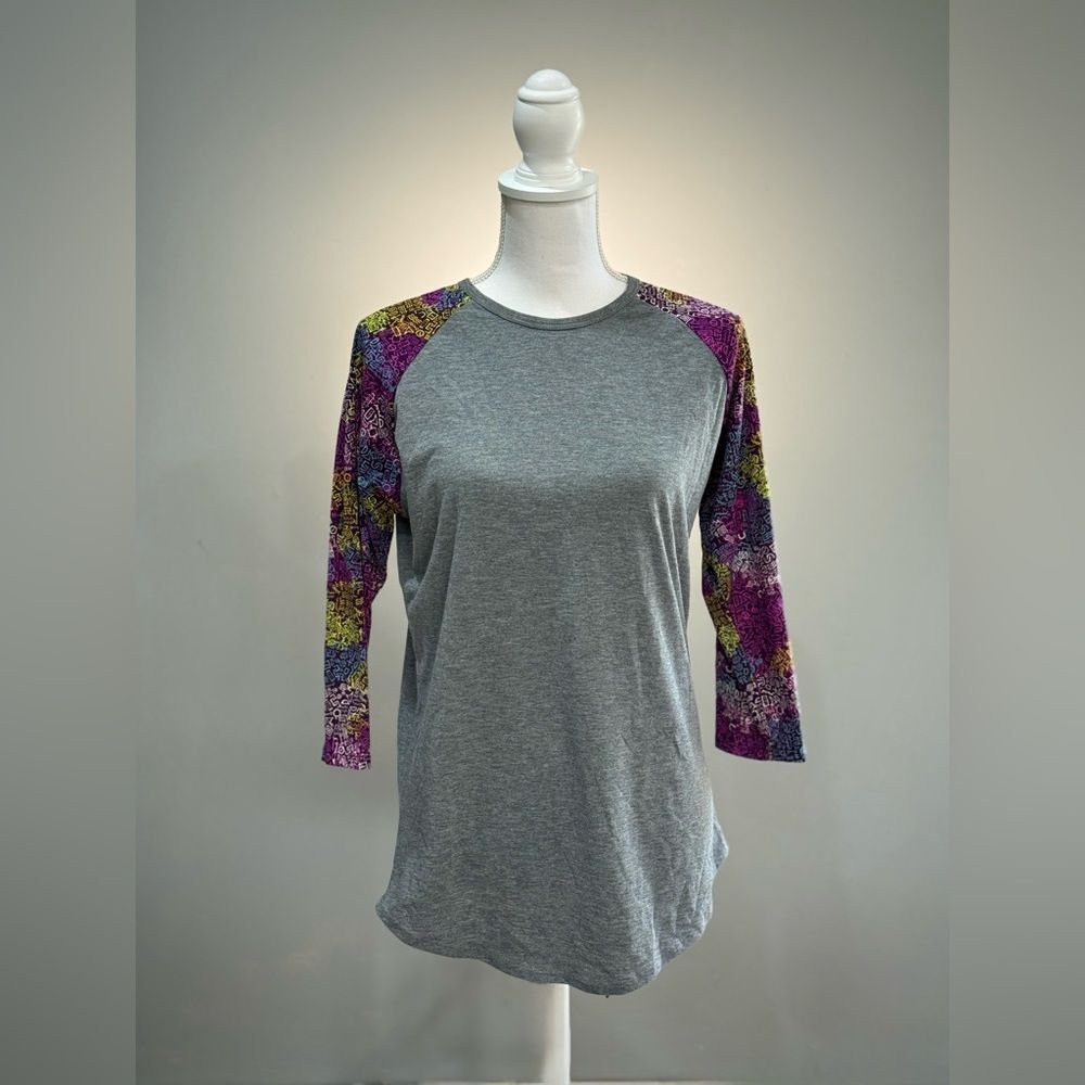 SALE! Gray Lularoe Raglan Sleeve Top Size M EUC